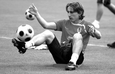 欧冠唯一全胜！阿森纳4点冲击6连胜+9连胜，坐拥44年不败纪录