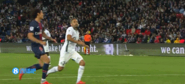 赛前梅州球迷晒多幅Tifo，致敬投资人魏晋平与梅州全体队员