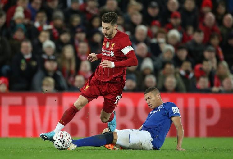 陈威vs柔佛新山半场数据：贡献5次扑救，评分暂为全场最高