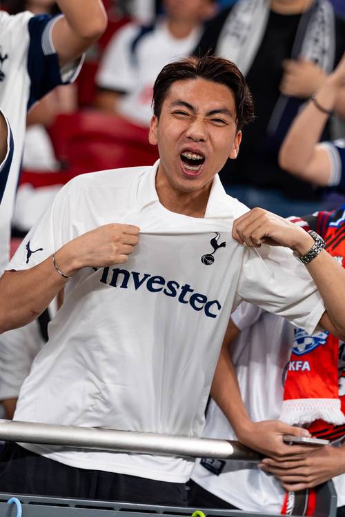 越南女足遭遇离谱误判，东南运决赛点球不敌菲律宾遗憾丢冠（争议判罚成转折，越南女足东南运决赛点球负菲律宾痛失桂冠）