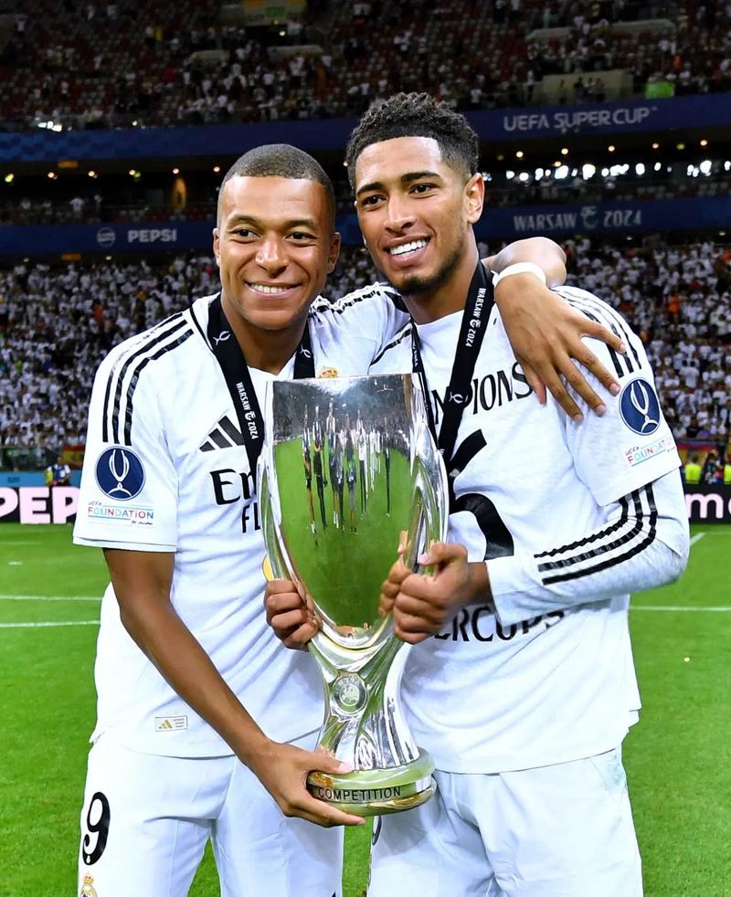 帮助宁波三年冲超，李霄鹏下岗再就业，教练团队薪资或高达千万（李霄鹏重返执教助宁波三年冲超，教练组薪酬或达千万级）